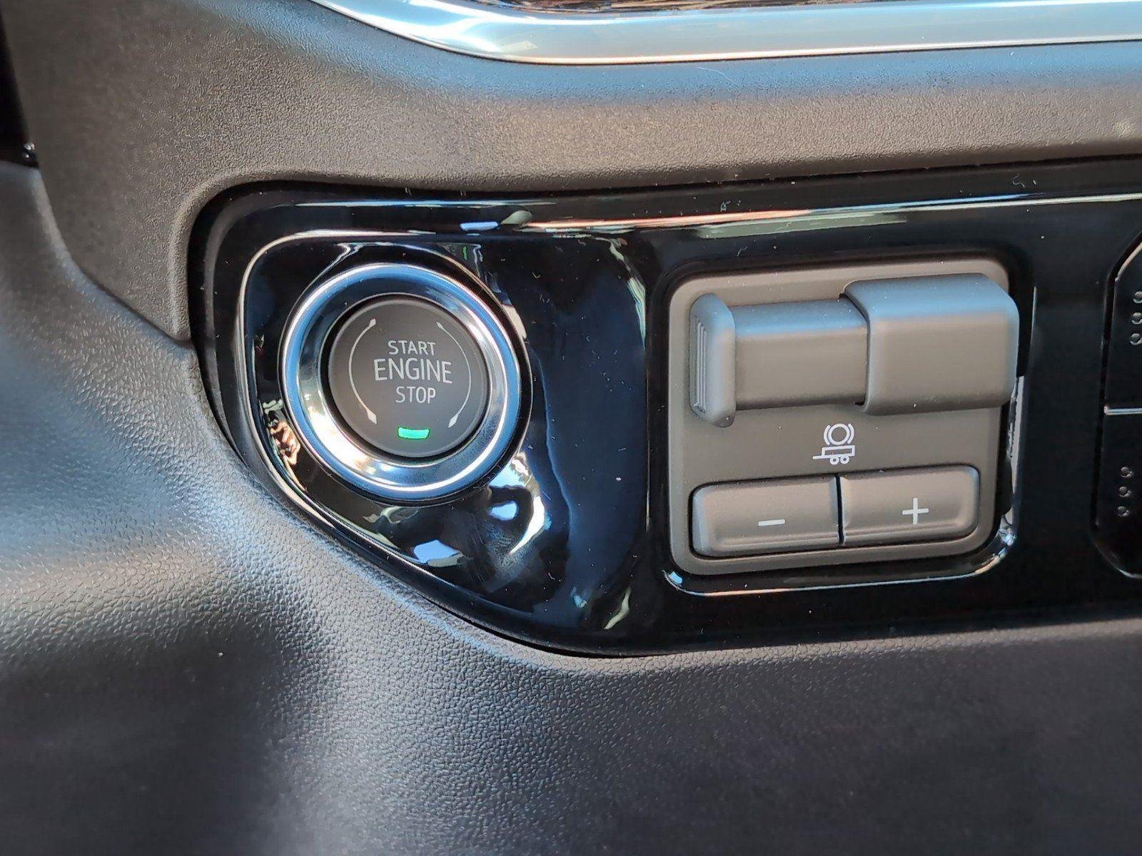 New 2026 Summit White GMC Elevation image 21