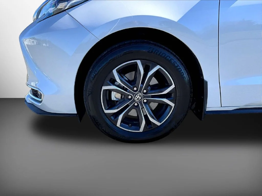 Used 2025 Wind Chill Pearl Toyota Platinum image 42