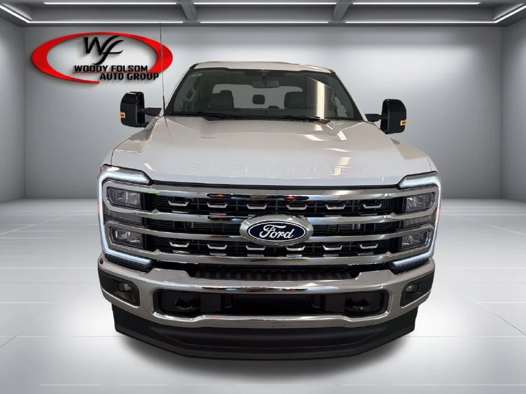New 2027 Oxford White Ford F-250® Lariat® image 2