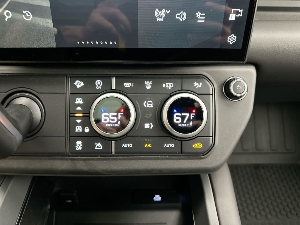 New 2026 Borasco Grey LAND ROVER X-Dynamic SE image 22