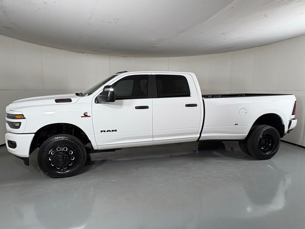 New 2026 Bright White Clear-Coat Exterior Paint RAM Big Horn image 5