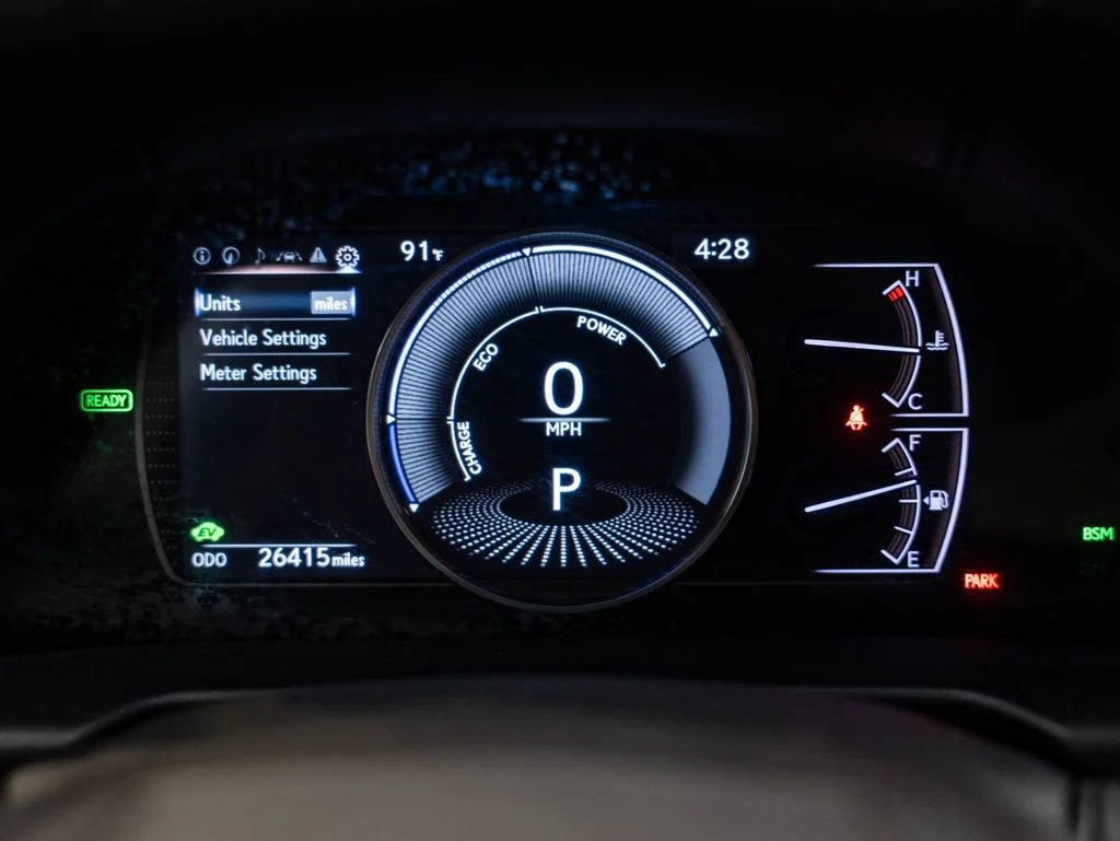 Certified Used 2020 OBSIDIAN Lexus 300h Ultra Luxury image 32