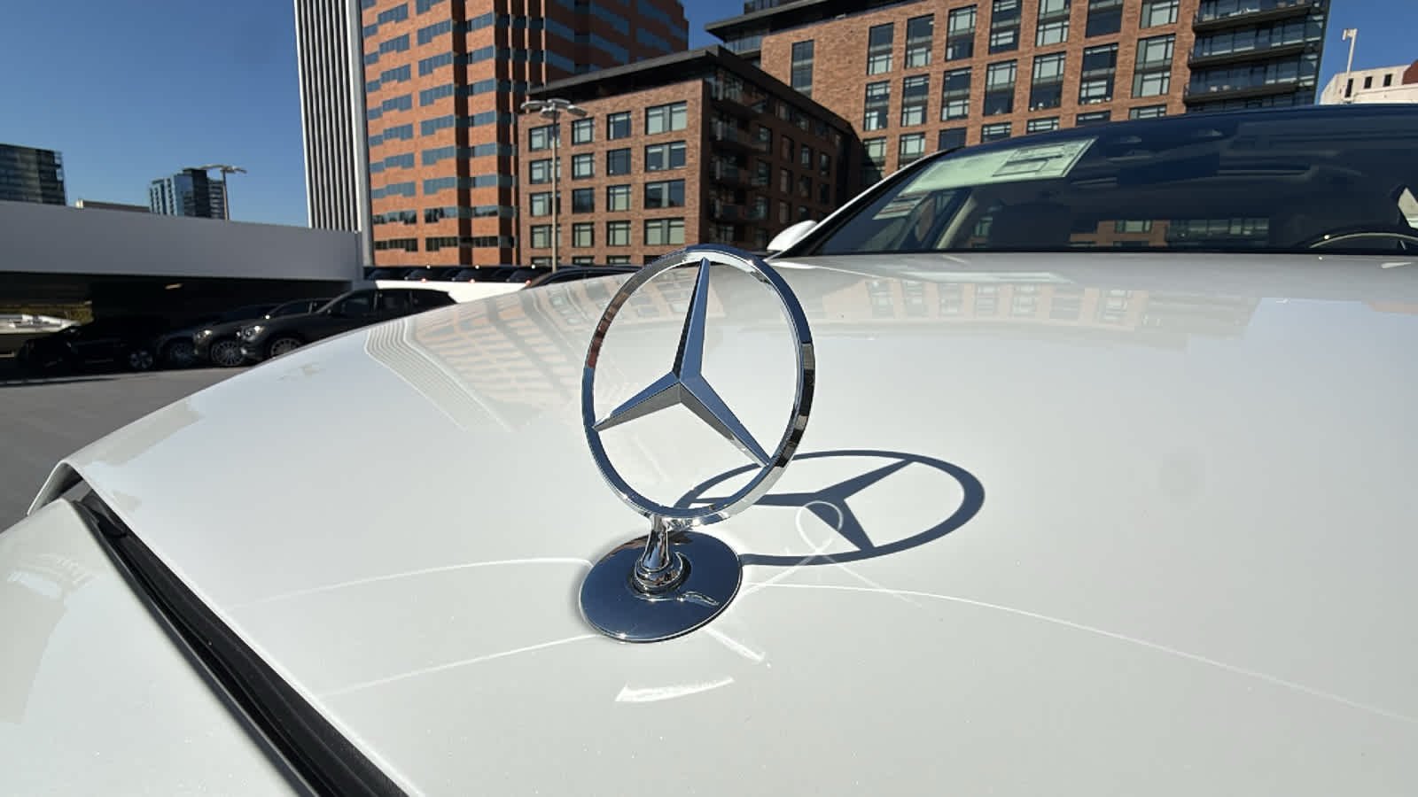 New 2026 MANUFAKTUR Moonlight White Metallic Mercedes-Benz S 580 image 13