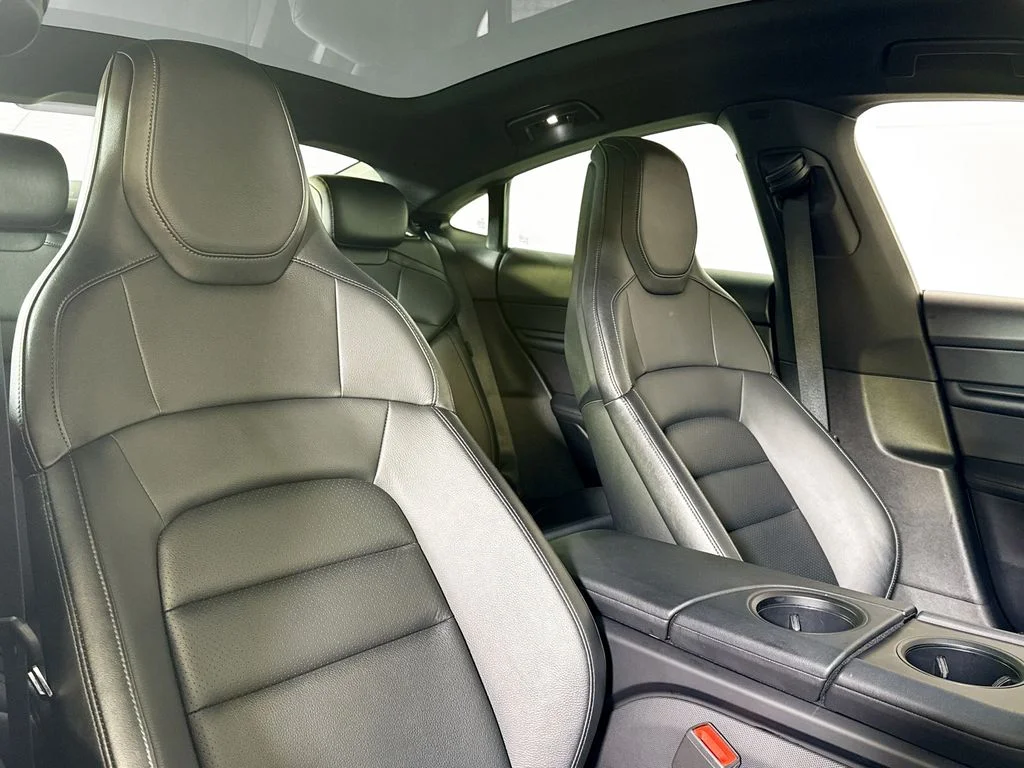 Used 2022 White Porsche  image 18