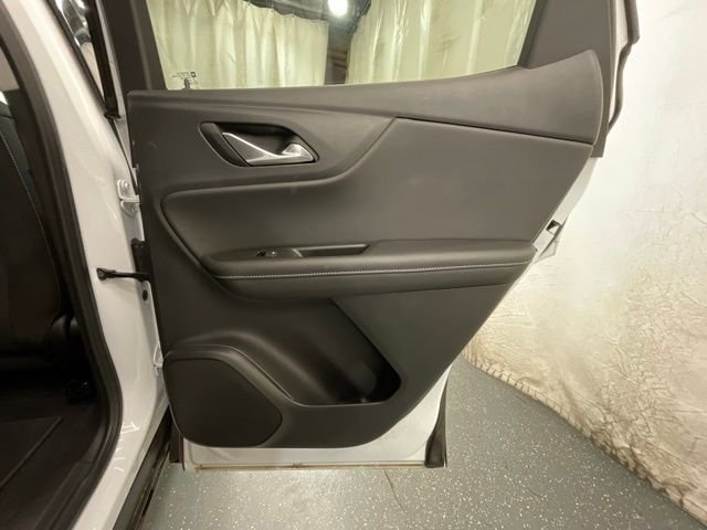 Used 2025 White Chevrolet LT image 24