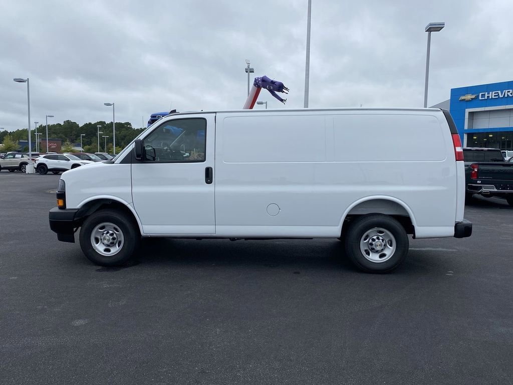 2025 Chevrolet Express Cargo Work Van - Photo 10