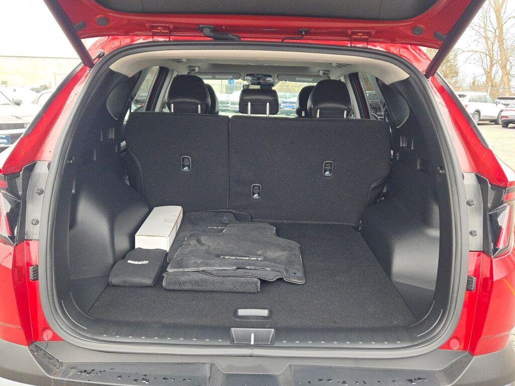 New 2025 Red Hyundai SEL Convenience FWD image 18