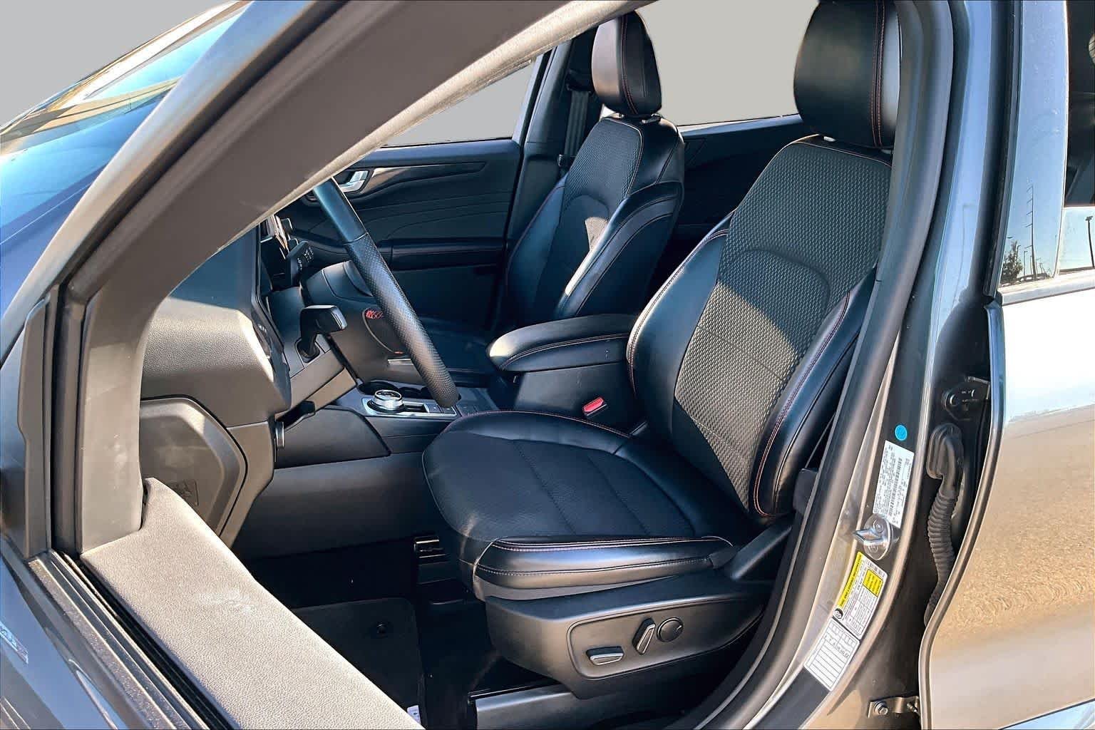 Used 2023 Carbonized Gray Metallic Ford ST-Line image 8