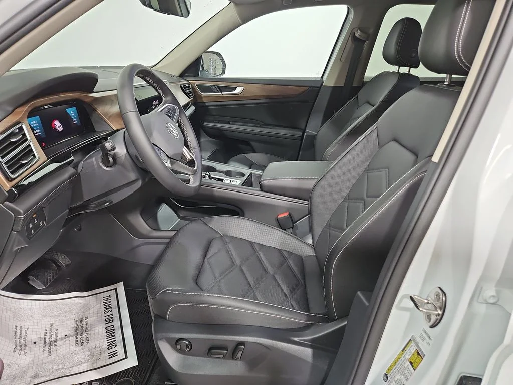 New 2026 White/off-white Volkswagen 2.0T SE image 9
