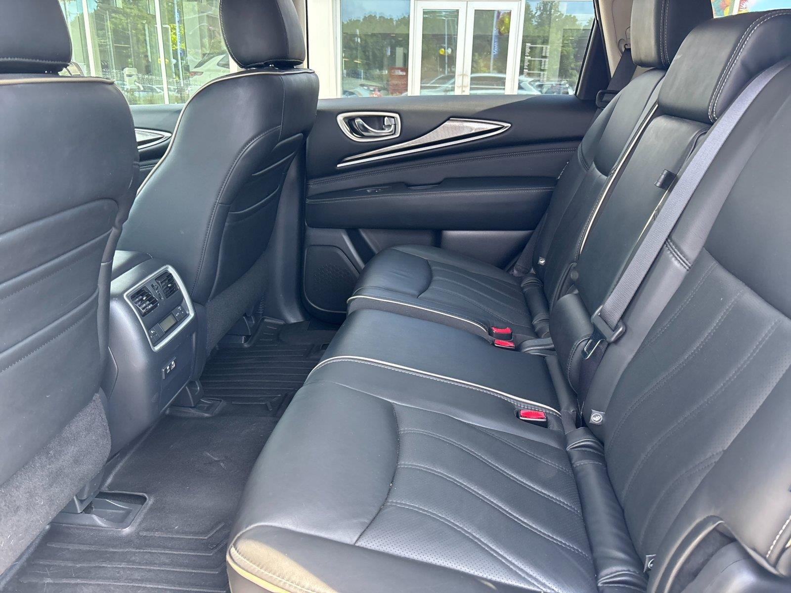 Used 2020 Majestic White INFINITI LUXE image 33