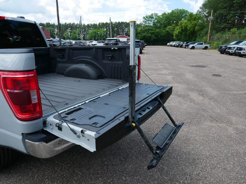 Used 2023 White Ford XLT image 10