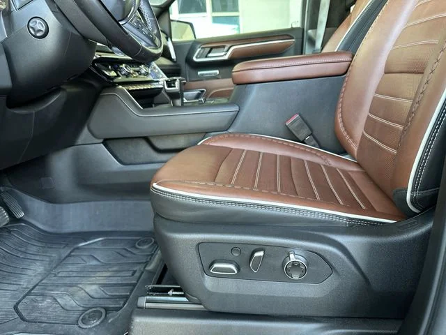 Used 2026 Black GMC Denali Ultimate image 13