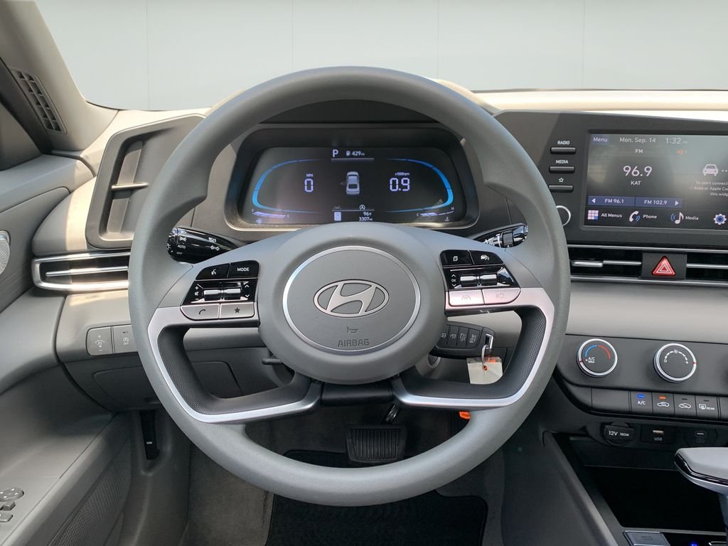 2026 Hyundai Elantra SE - Photo 21
