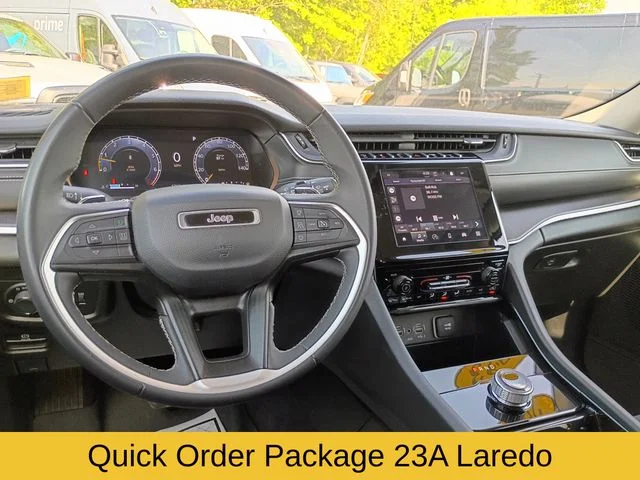 Used 2023 White Jeep Laredo image 10