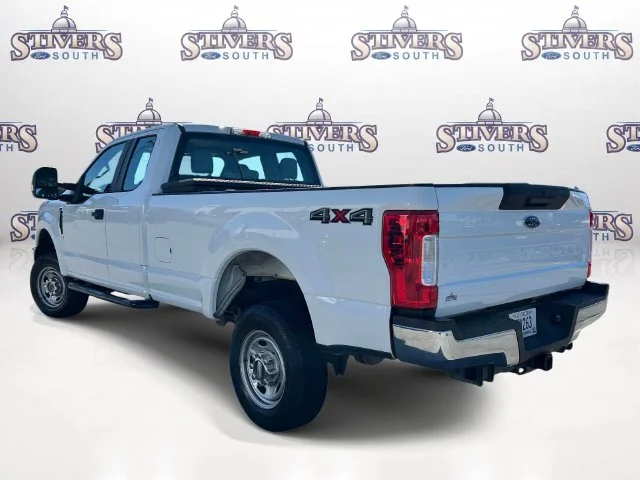 Used 2017 White Ford XL image 4
