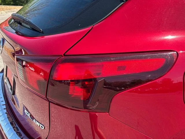 Used 2017 Red Nissan SL image 13