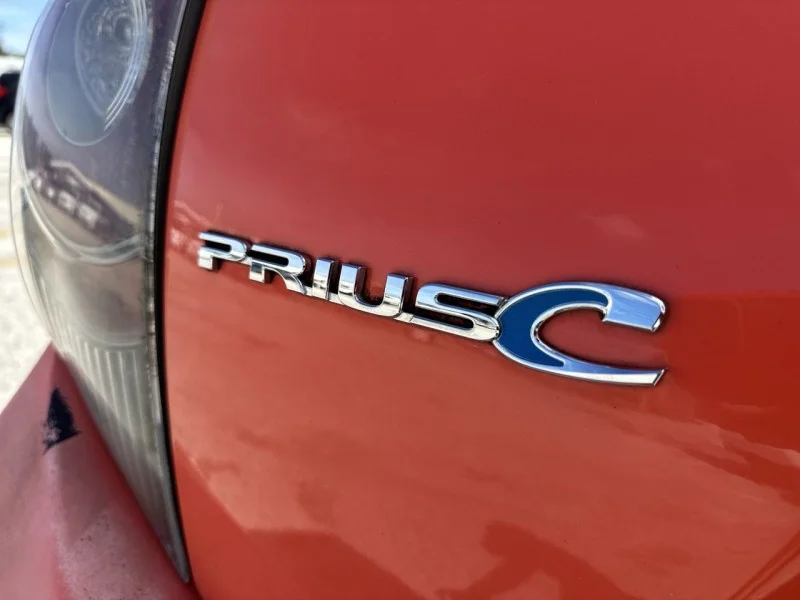 2014 Toyota Prius c One - Photo 11