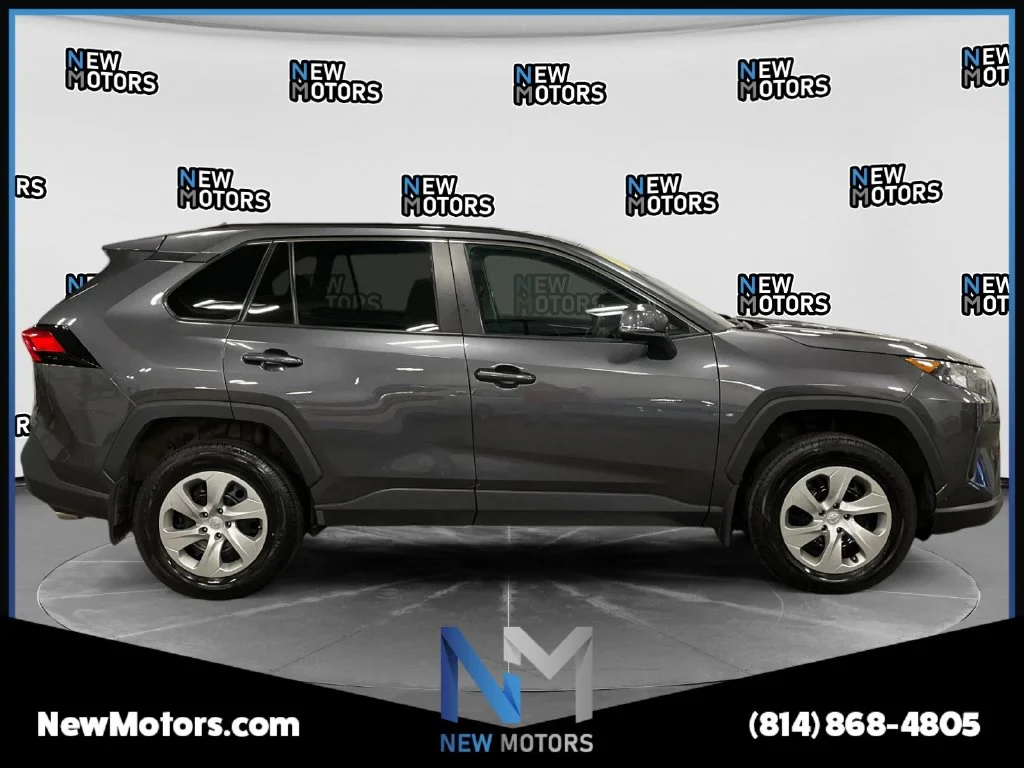 Used 2022 Magnetic Gray Metallic Toyota LE image 6