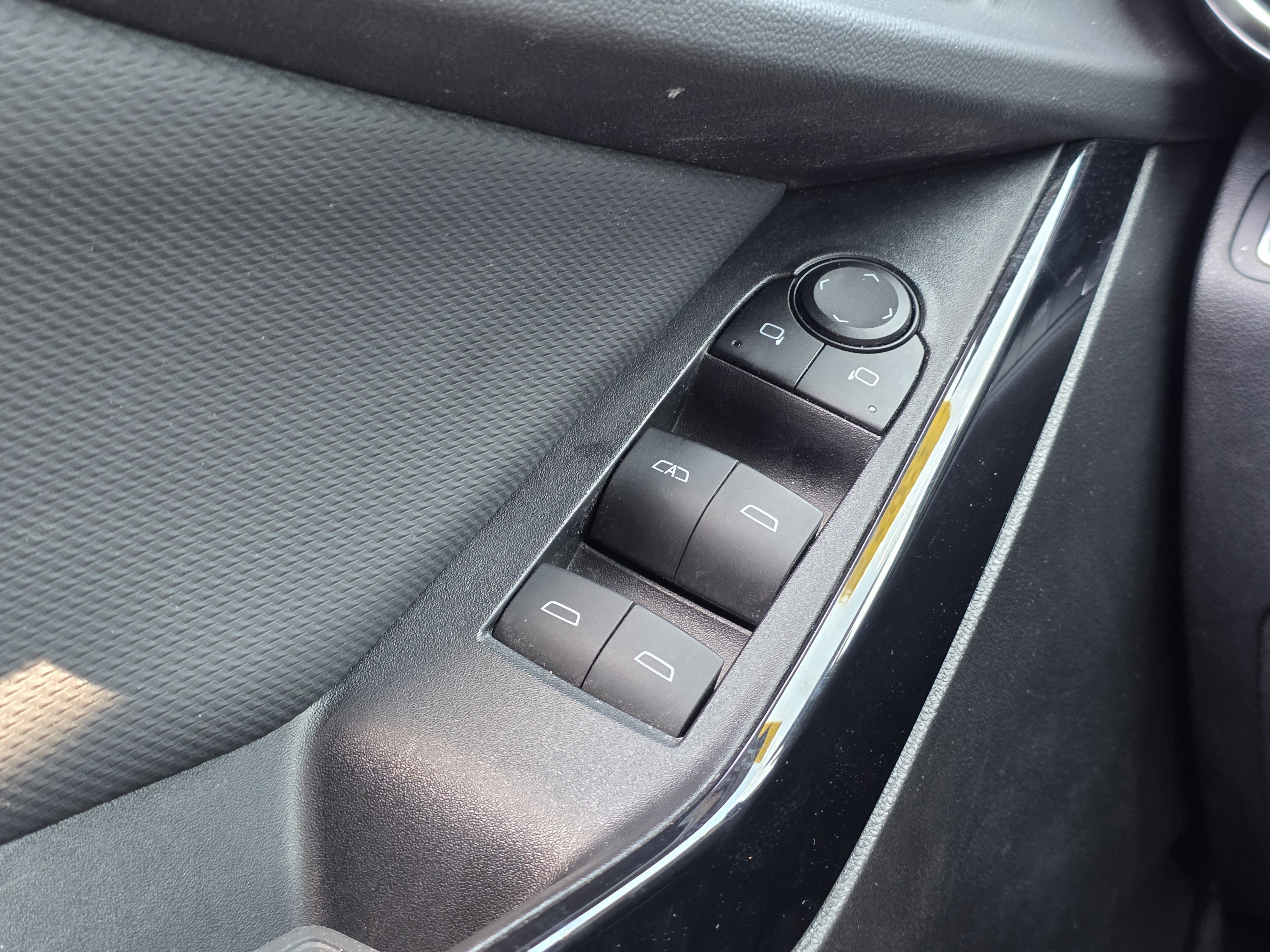 Used 2025 Lakeshore Blue Metallic Chevrolet AWD LT image 16