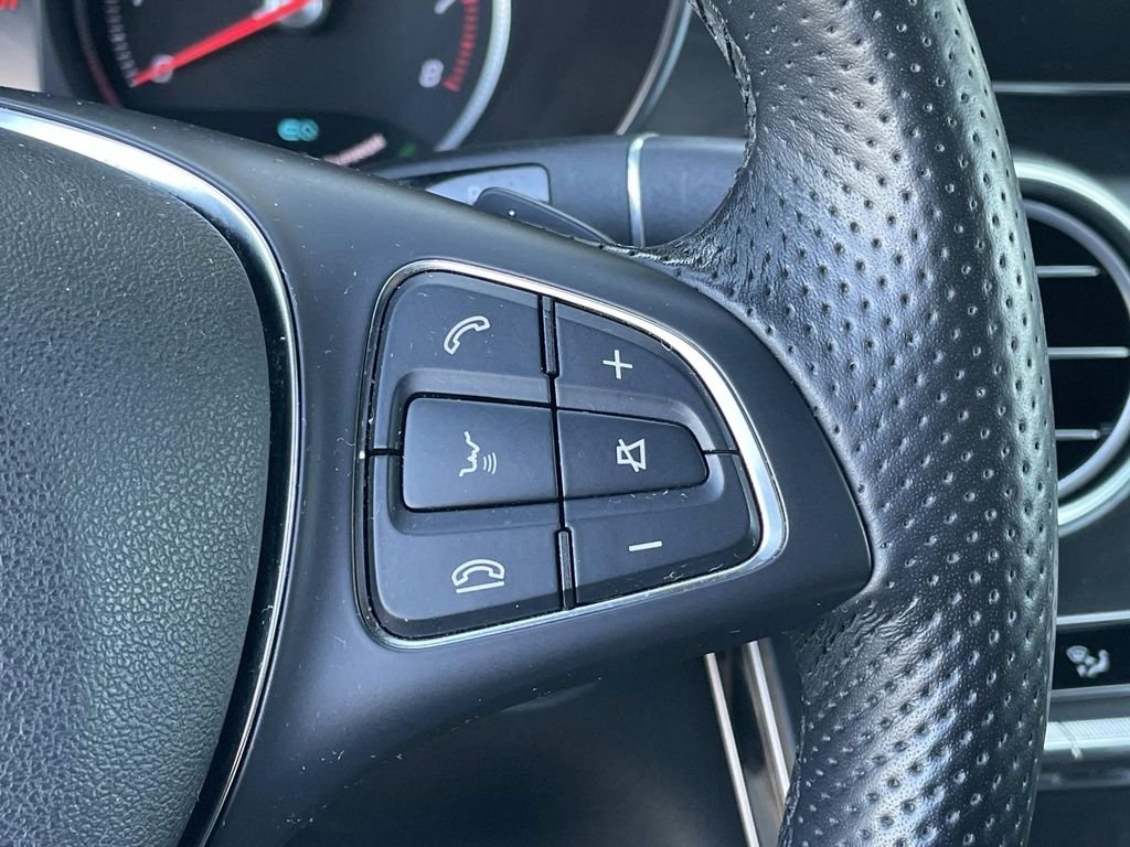 Used 2019 Black Mercedes-Benz GLC 350e image 9