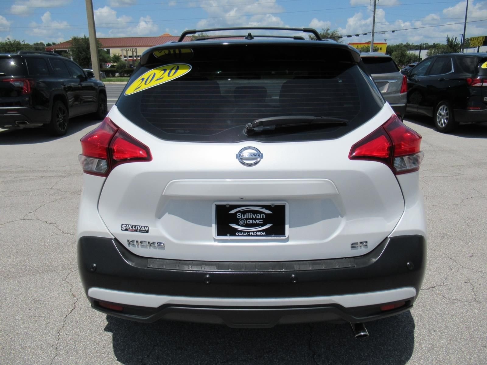 Used 2020 White Nissan SR image 7