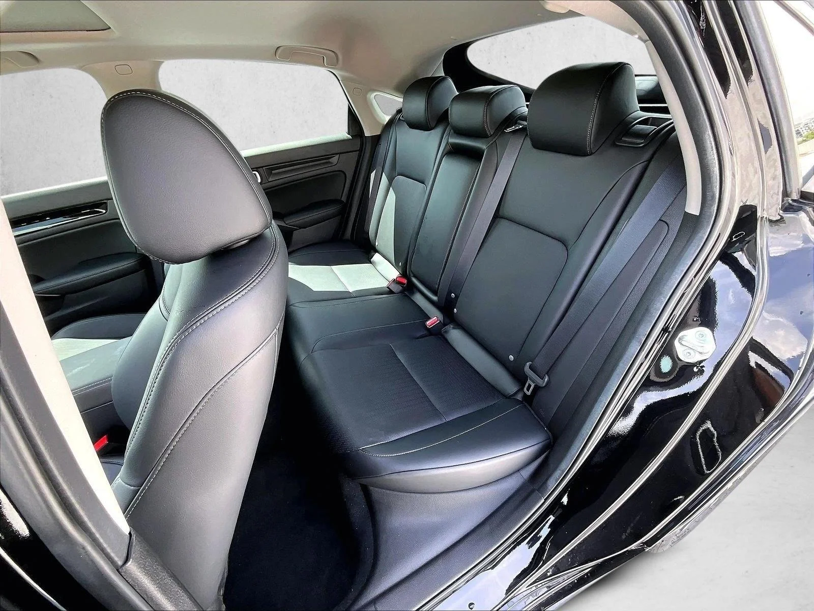 Used 2023 Black Honda EX-L image 28