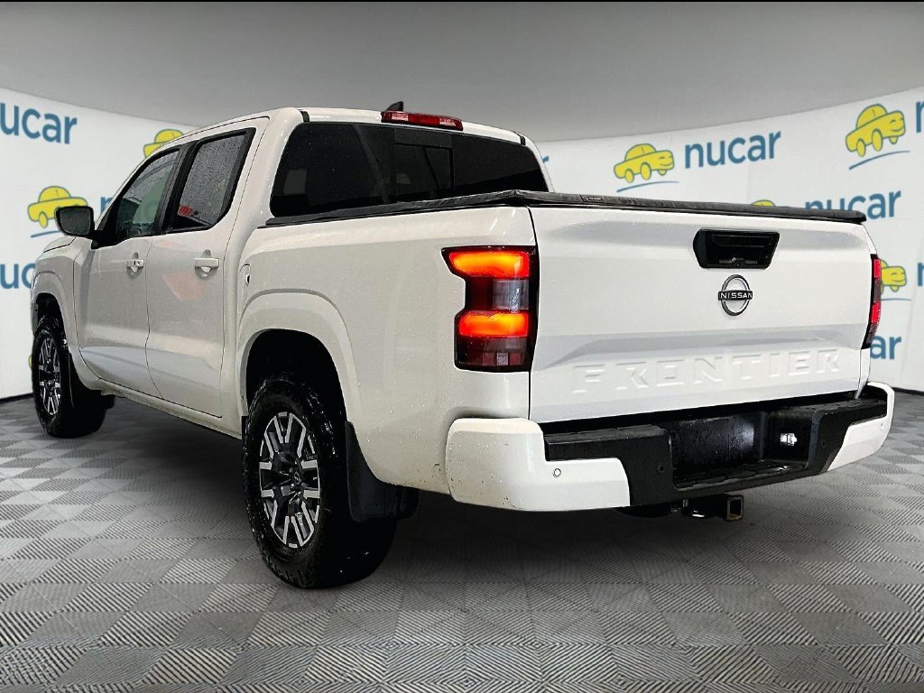 Used 2024 White Nissan SL image 5
