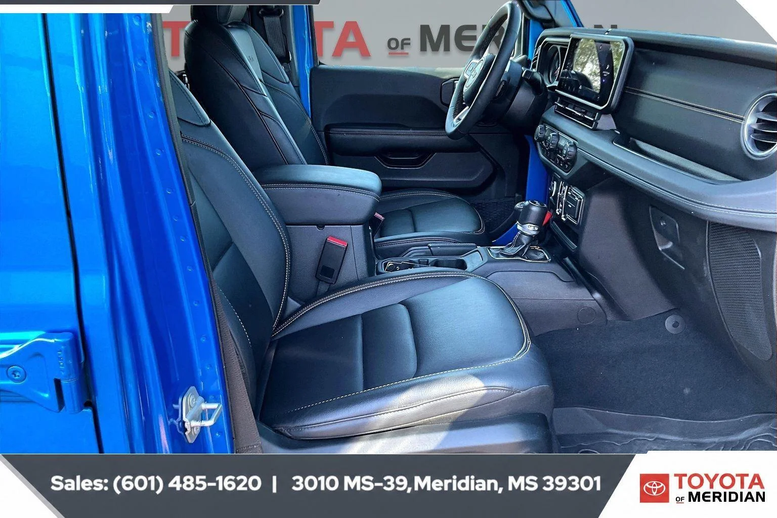Used 2024 Hydro Blue Pearlcoat Jeep Sahara image 6