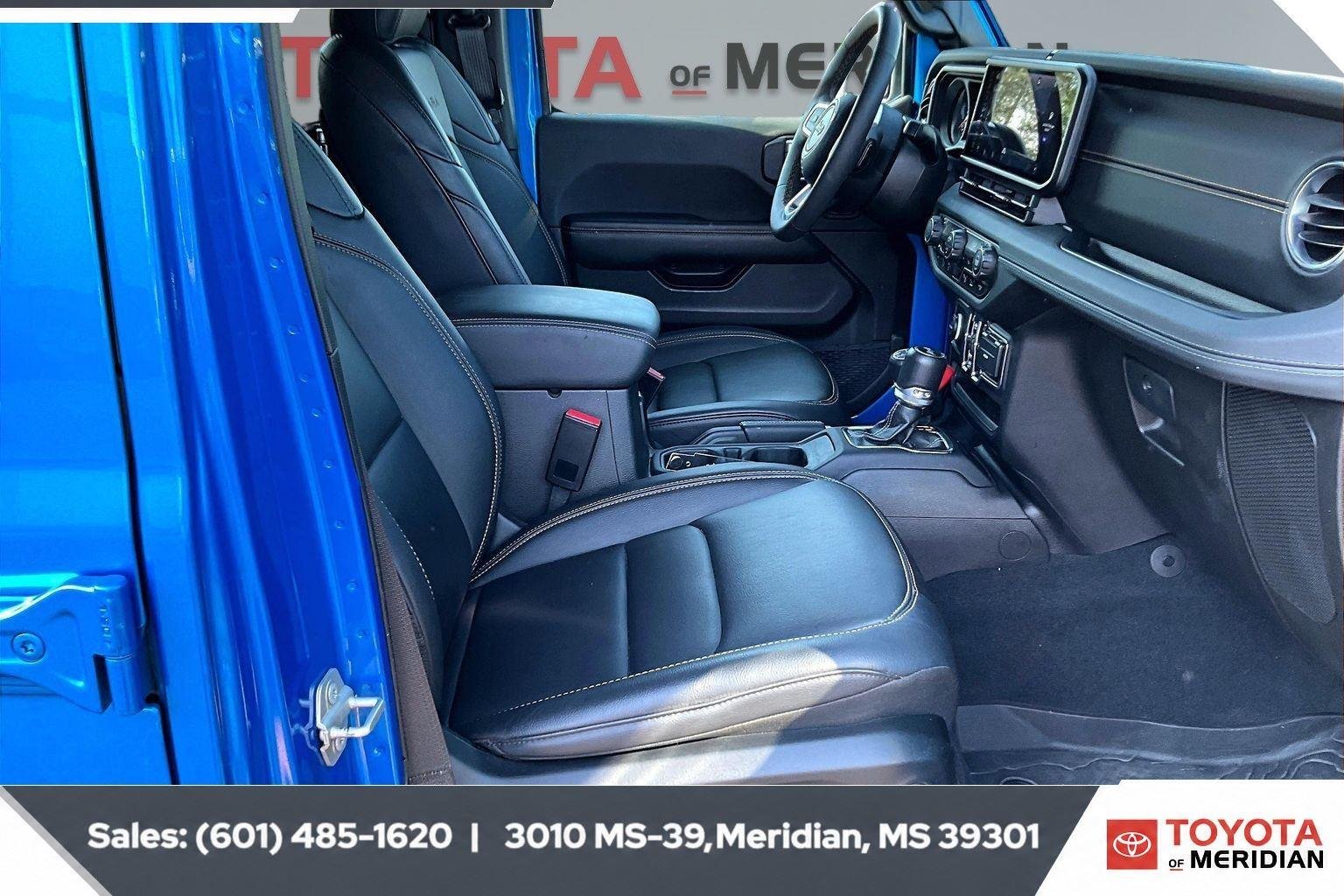 Used 2024 Hydro Blue Pearlcoat Jeep Sahara image 6