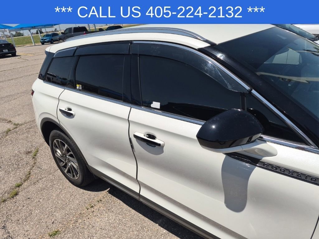 Used 2021 White Lincoln Standard image 16