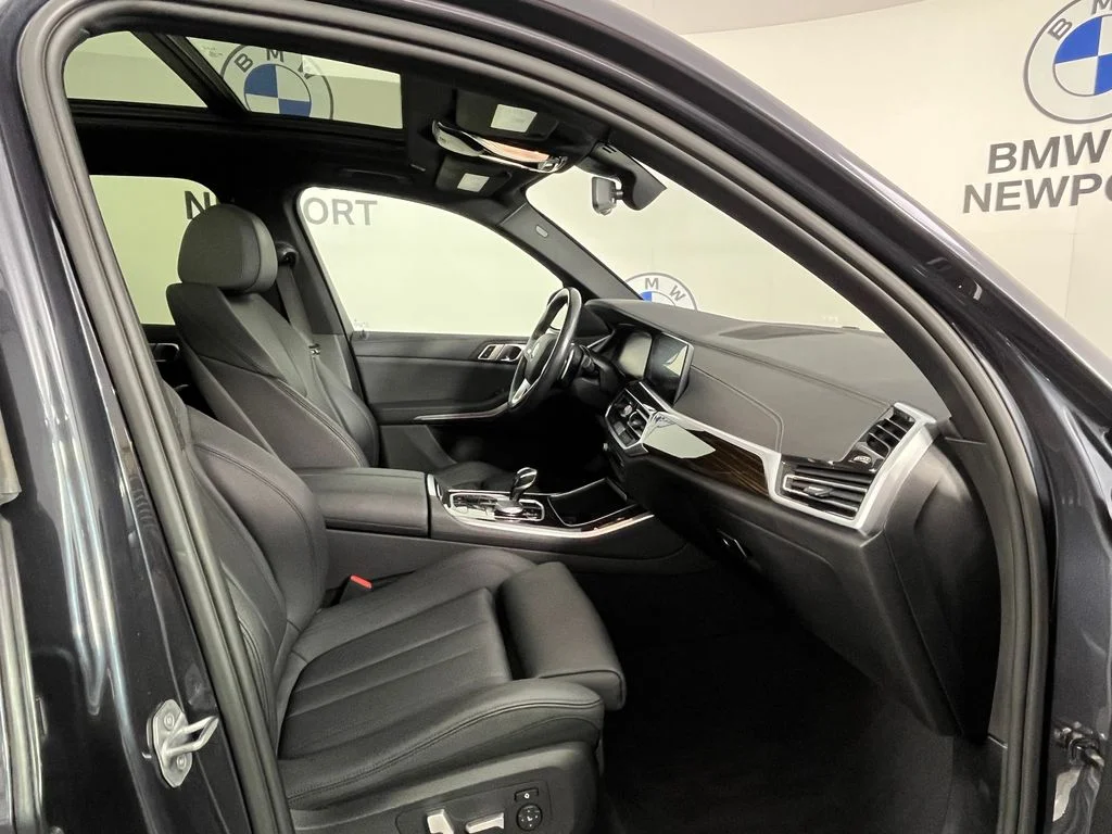 Used 2020 Gray BMW xDrive40i image 24