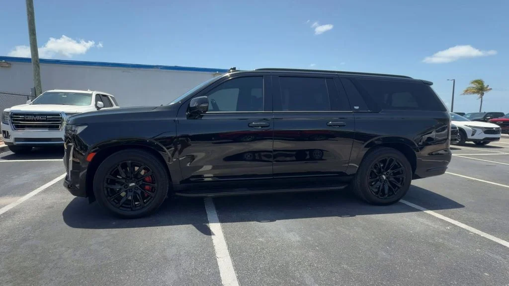 Used 2021 Black Cadillac Sport Platinum image 6