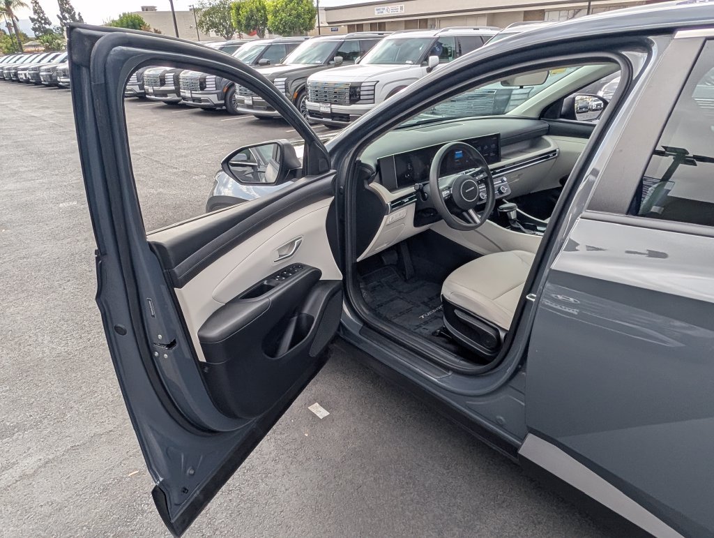 2025 Hyundai Tucson SE - Photo 33