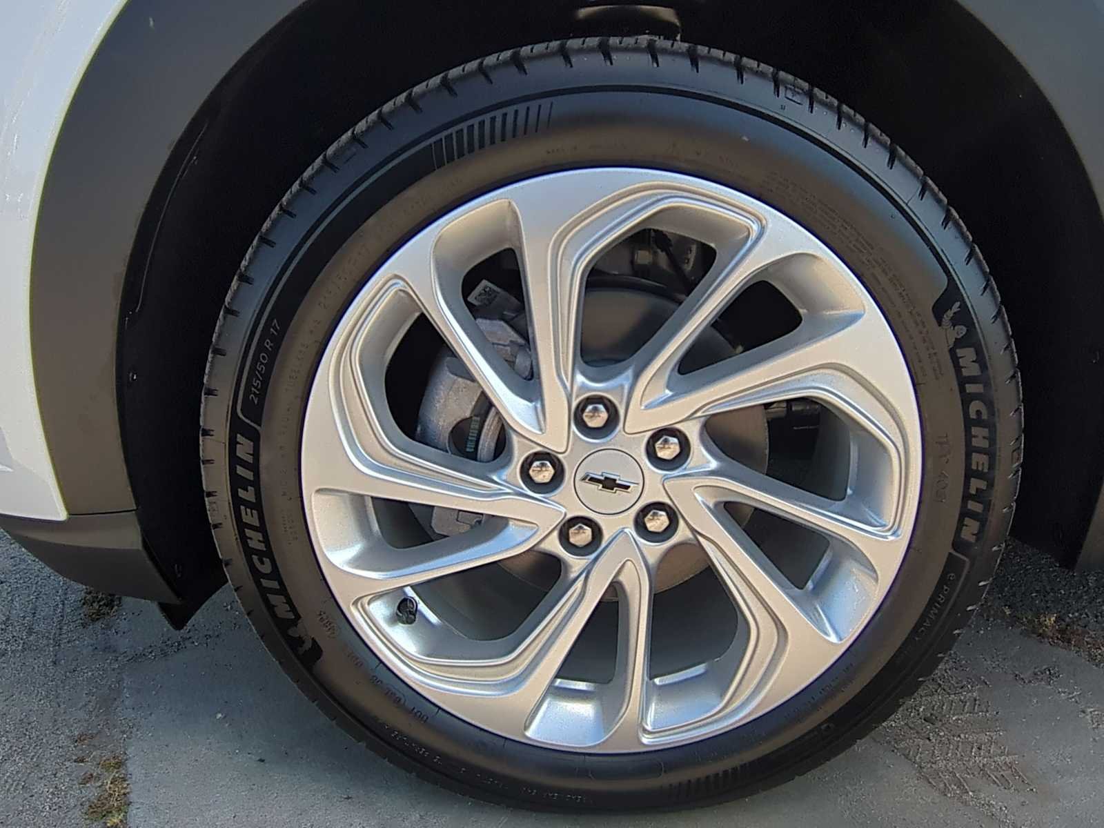 2027 Chevrolet Bolt LT - Photo 29