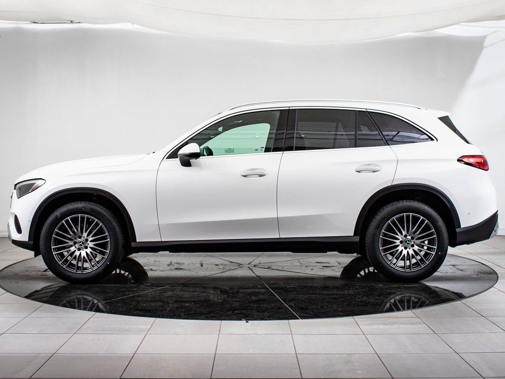Certified Used 2025 Polar White Mercedes-Benz GLC 300 image 5