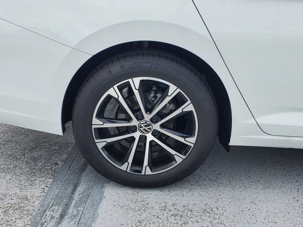 New 2026 White Volkswagen 1.5T Sport image 5