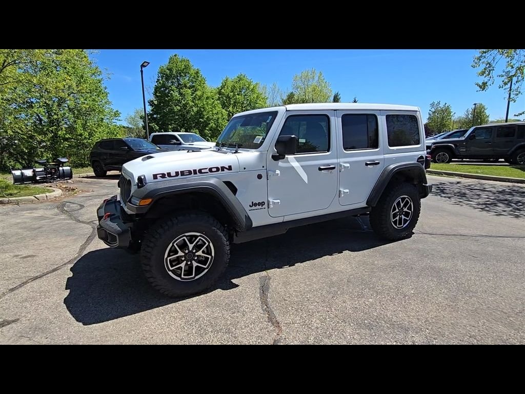 New 2026 Bright White Clear-Coat Exterior Paint Jeep Rubicon image 4