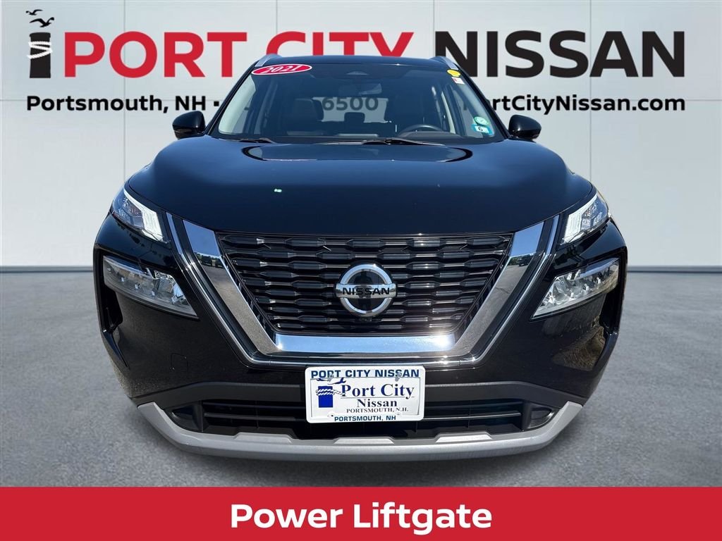 Used 2021 Super Black Nissan SV premium w/heated seats & panoramic roof image 12