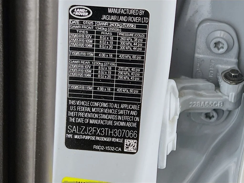 Used 2026 Gray Land Rover S image 34