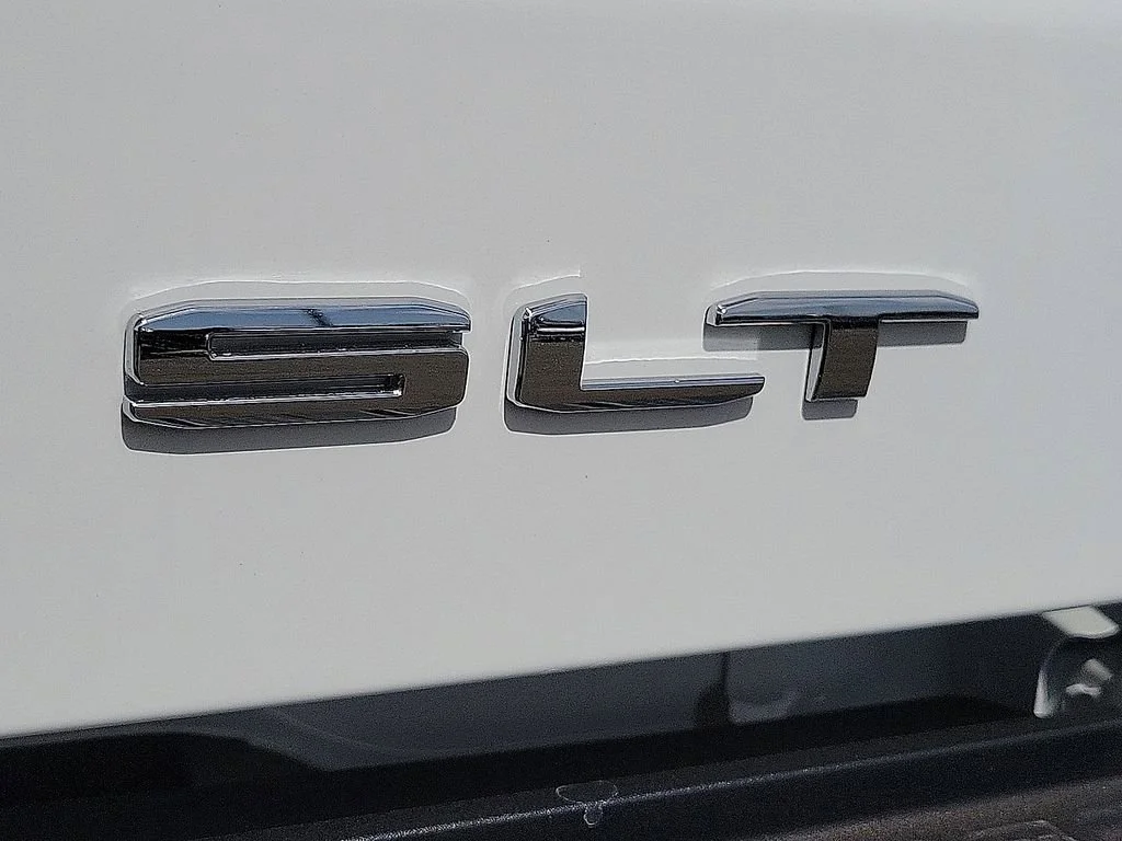 2026 GMC Sierra 1500 SLT - Photo 9
