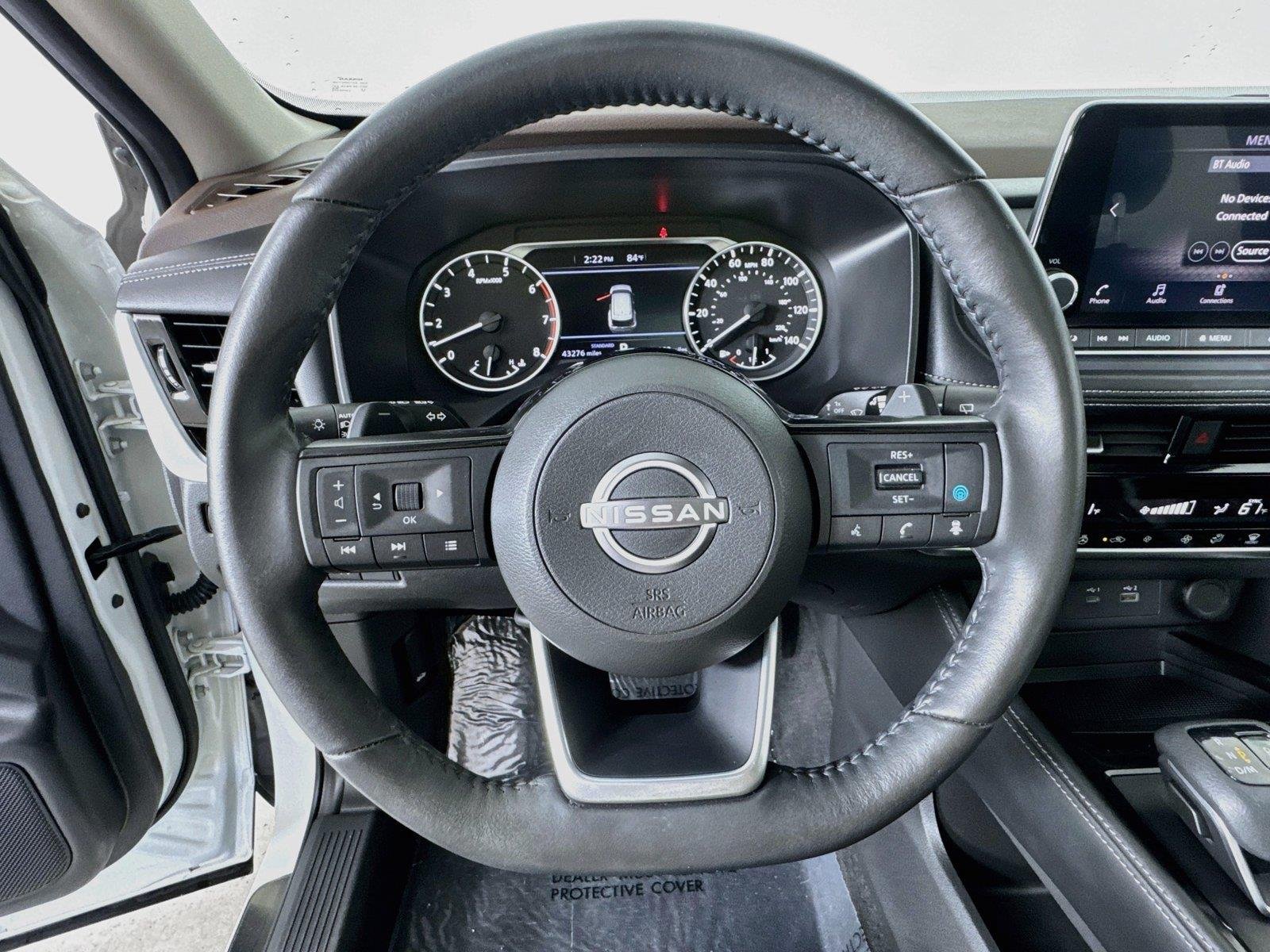 Used 2023 Pearl White Tricoat Nissan SL image 11