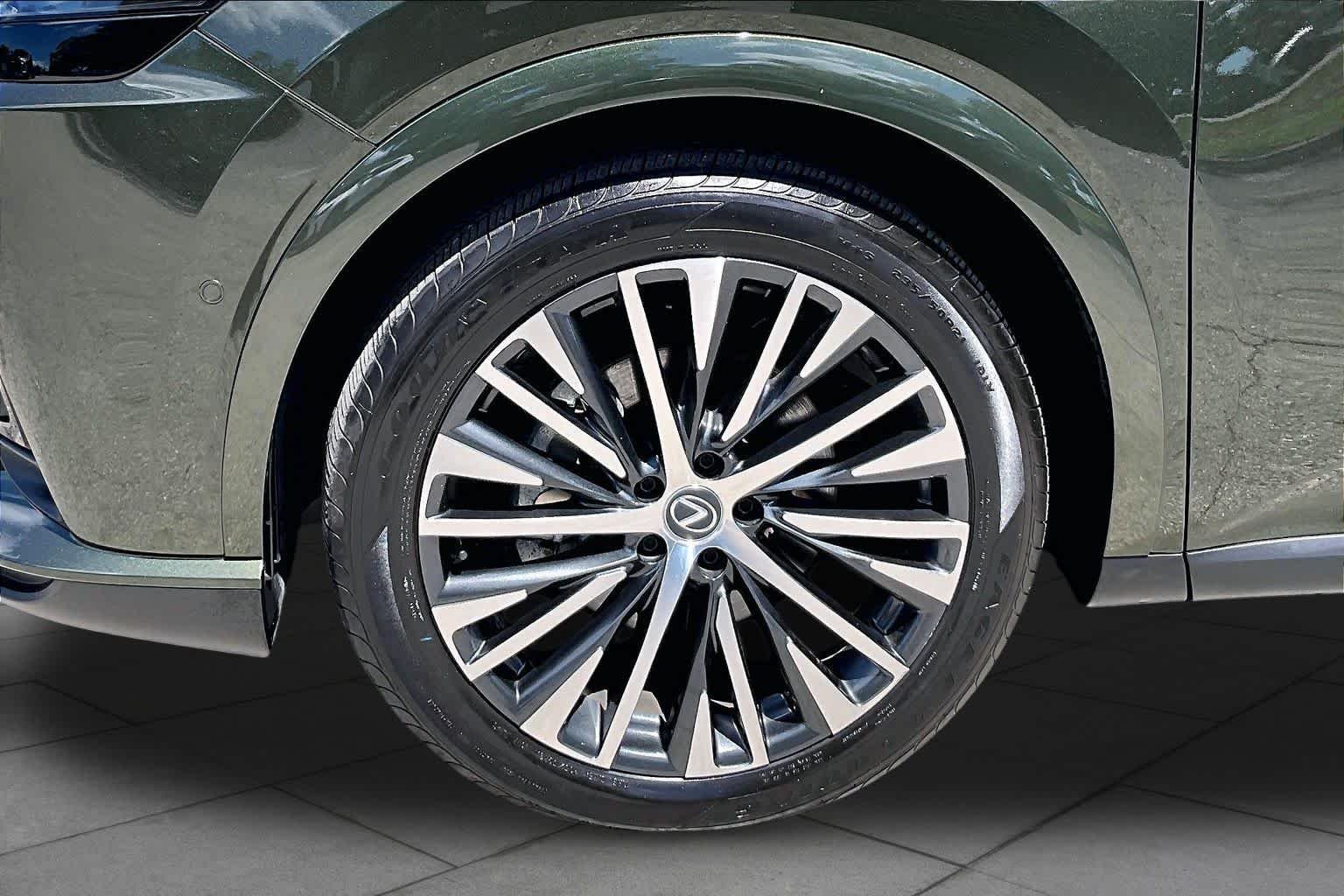 Certified Used 2023 NORI GREEN PEARL Lexus Premium Plus image 11