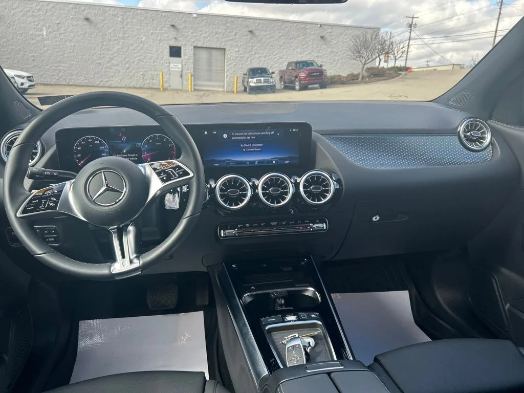 Used 2025 Black Mercedes-Benz GLA 250 image 13