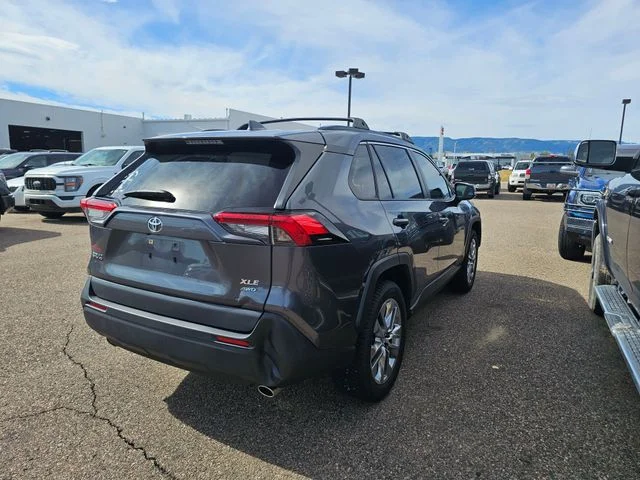 Used 2019 Magnetic Gray Metallic Toyota XLE Premium image 8