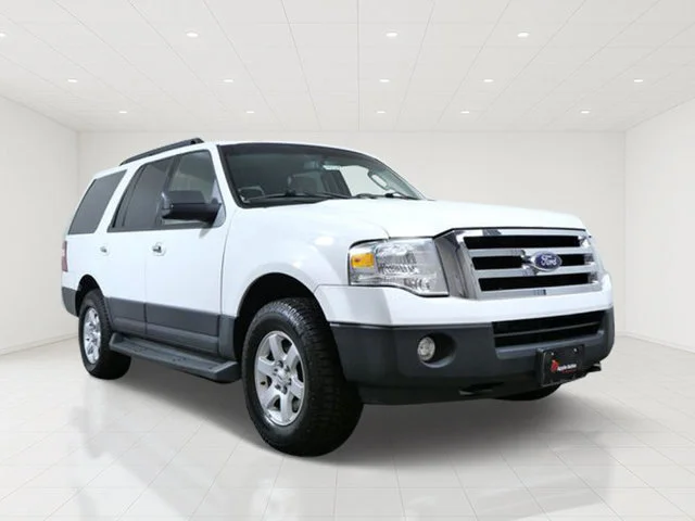 Used 2014 White Ford XL image 1