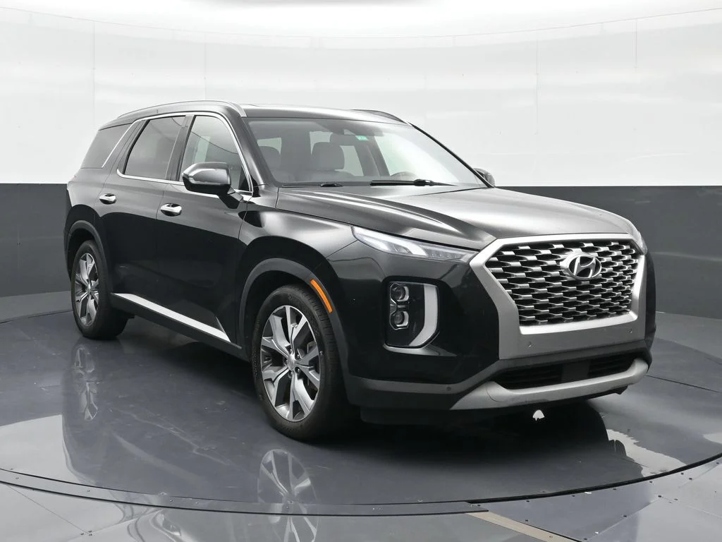 Used 2022 Black Hyundai SEL image 4