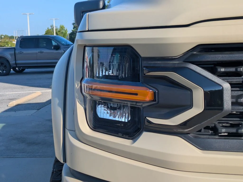 New 2026 Agate Black Metallic Ford XLT image 9