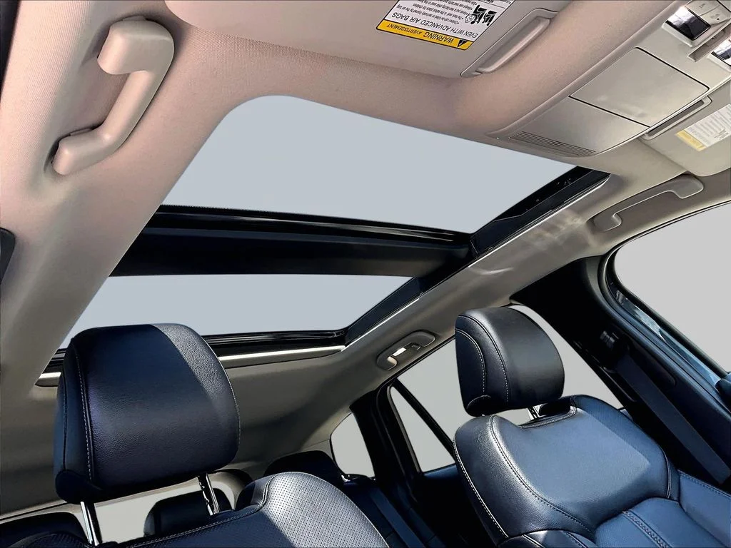 Used 2025 Gray Mazda Premium Plus image 31