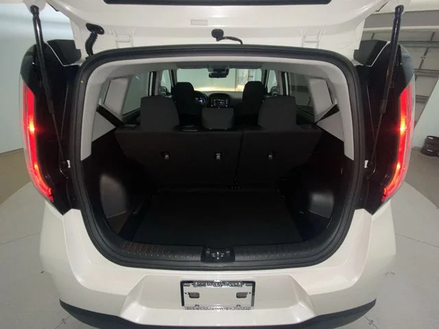 Used 2023 White Kia LX image 22