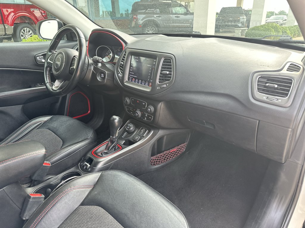 Used 2020 White Clearcoat Jeep Trailhawk image 5